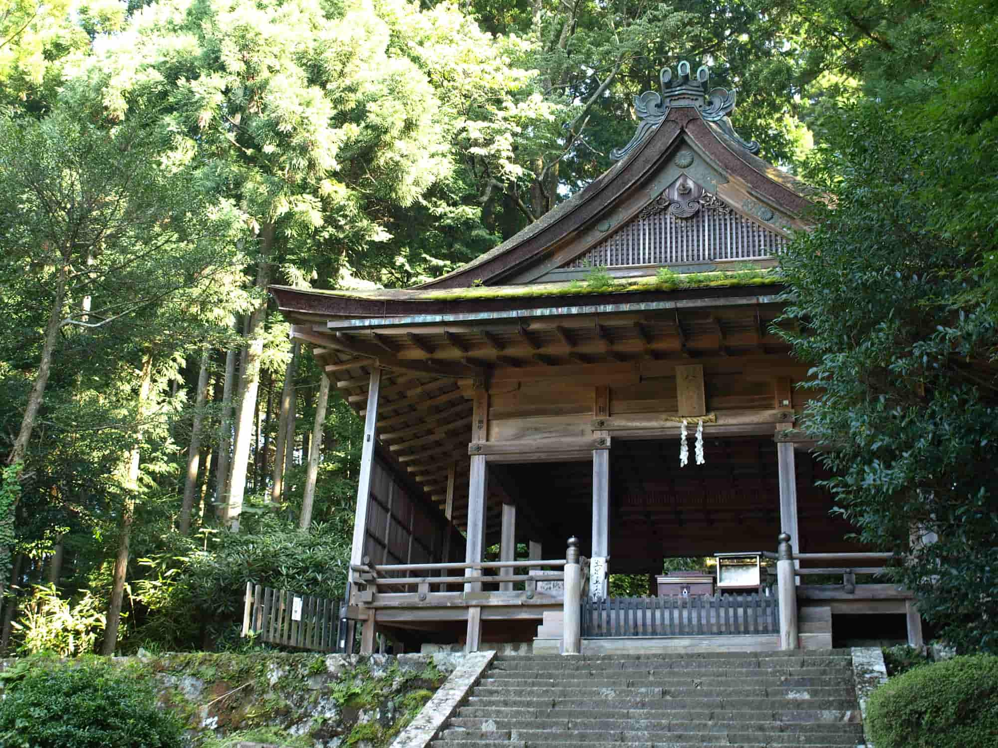 吉野山の奥地に潜む金峯神社